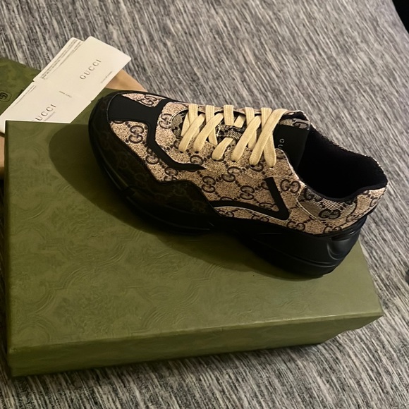 Gucci Shoes - Picture 1 of 8